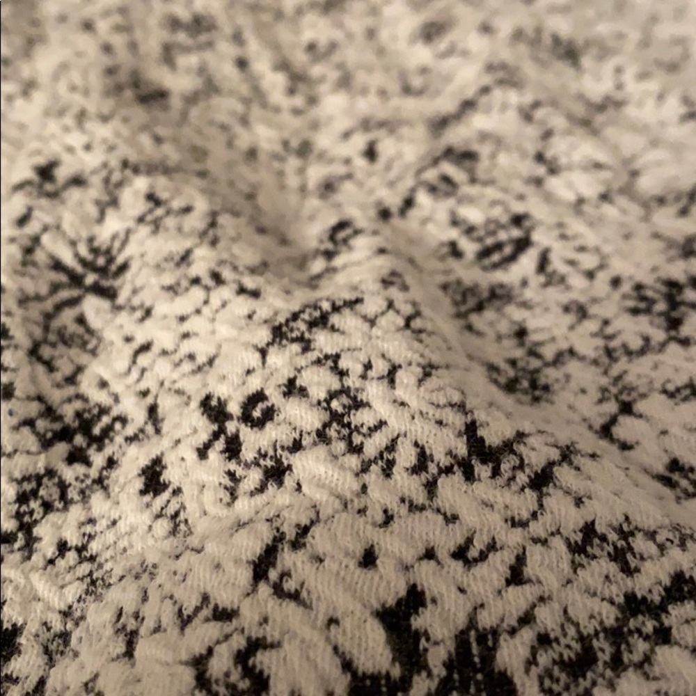 Beautiful sweater! - Picture 2 of 3